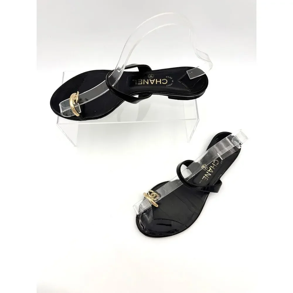CHANEL corresponds light
